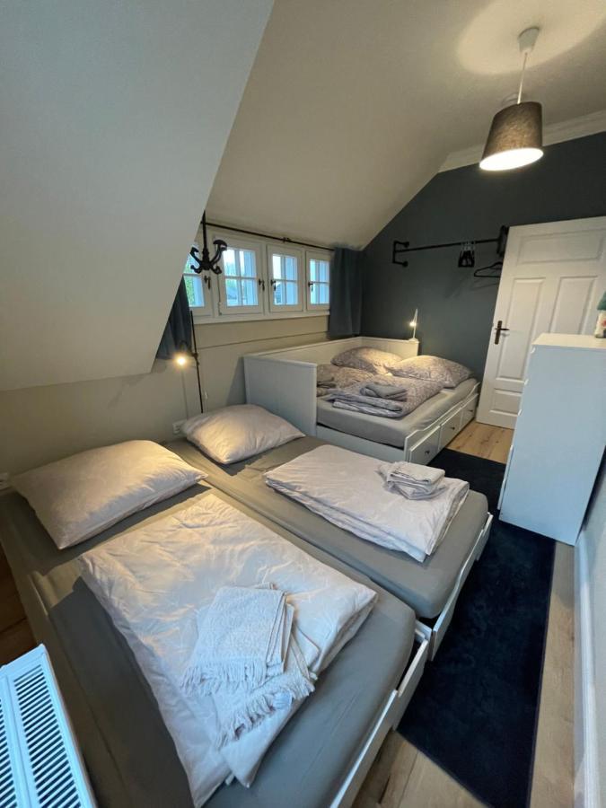 Luxus Lindenhof Apartments -Ferienwohnungen In Friesland An Der Nordsee Am Naturschutzgebiet Urwald Neuenburg  外观 照片