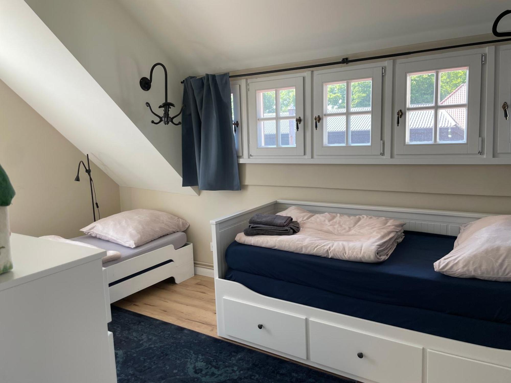 Luxus Lindenhof Apartments -Ferienwohnungen In Friesland An Der Nordsee Am Naturschutzgebiet Urwald Neuenburg  客房 照片