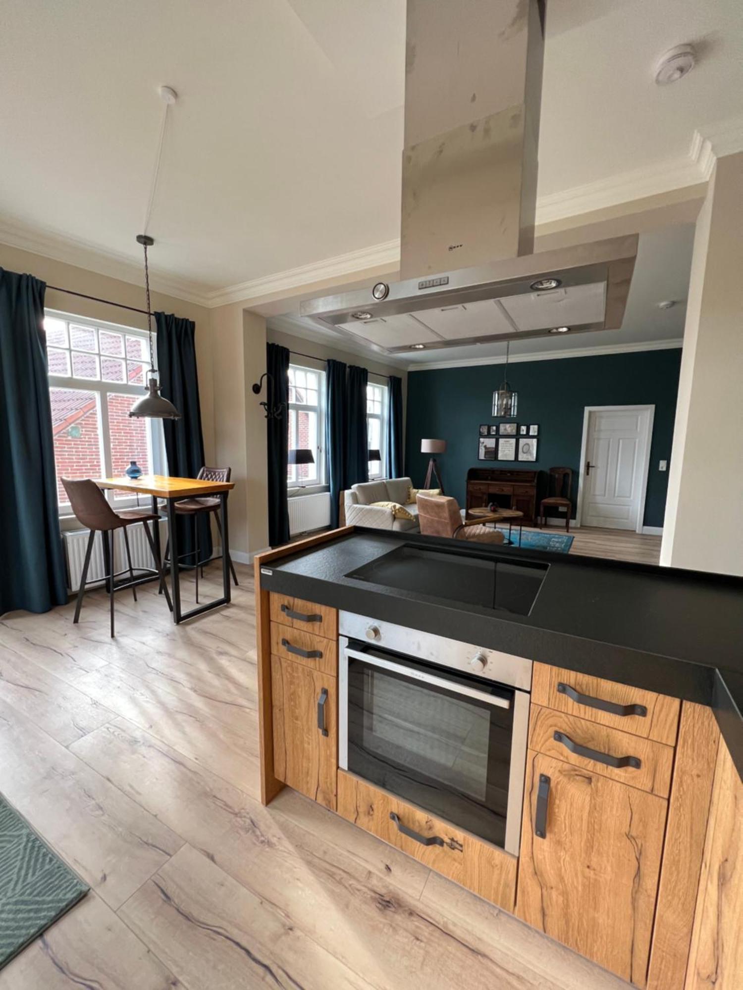 Luxus Lindenhof Apartments -Ferienwohnungen In Friesland An Der Nordsee Am Naturschutzgebiet Urwald Neuenburg  客房 照片