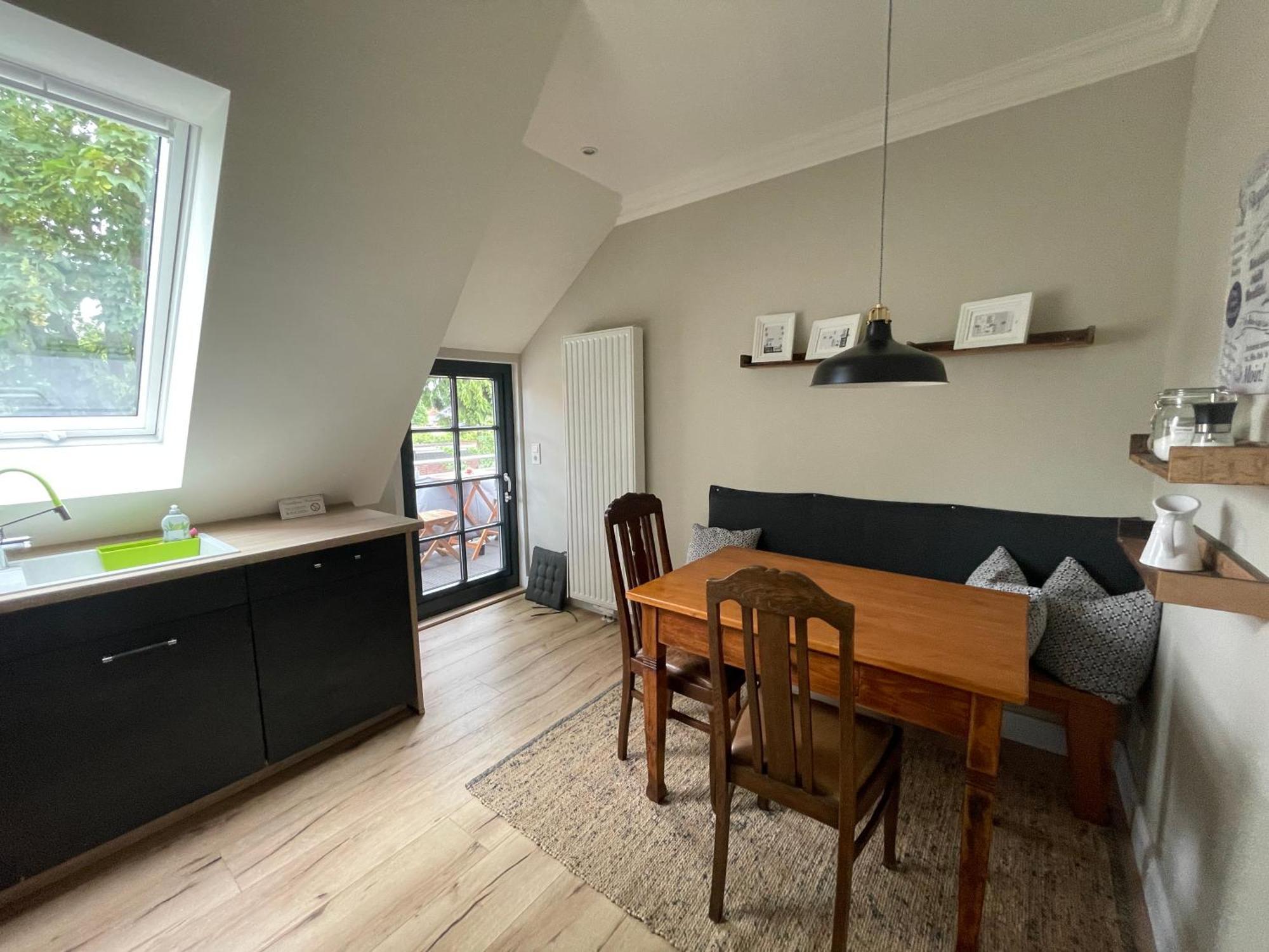 Luxus Lindenhof Apartments -Ferienwohnungen In Friesland An Der Nordsee Am Naturschutzgebiet Urwald Neuenburg  外观 照片