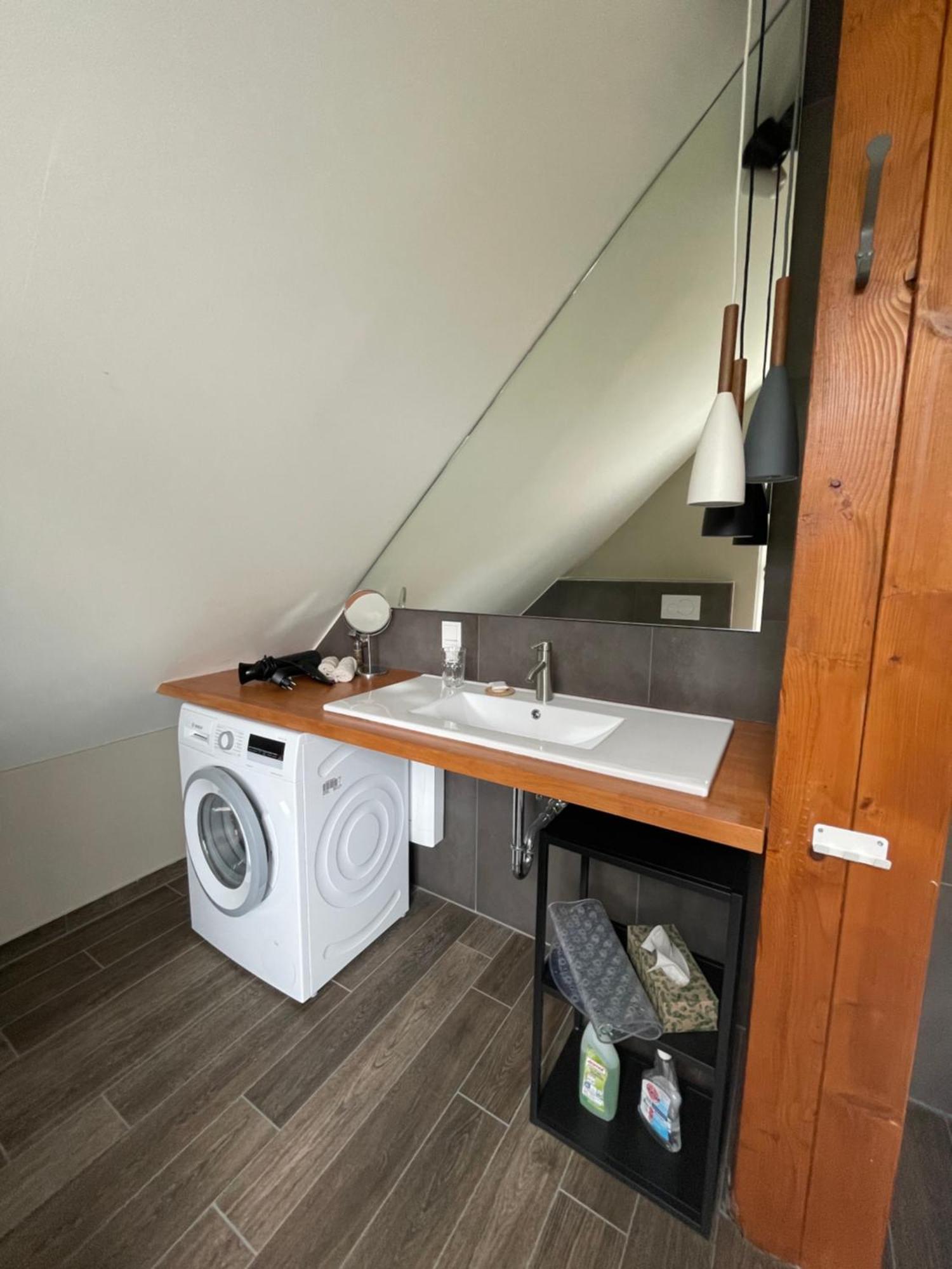 Luxus Lindenhof Apartments -Ferienwohnungen In Friesland An Der Nordsee Am Naturschutzgebiet Urwald Neuenburg  客房 照片